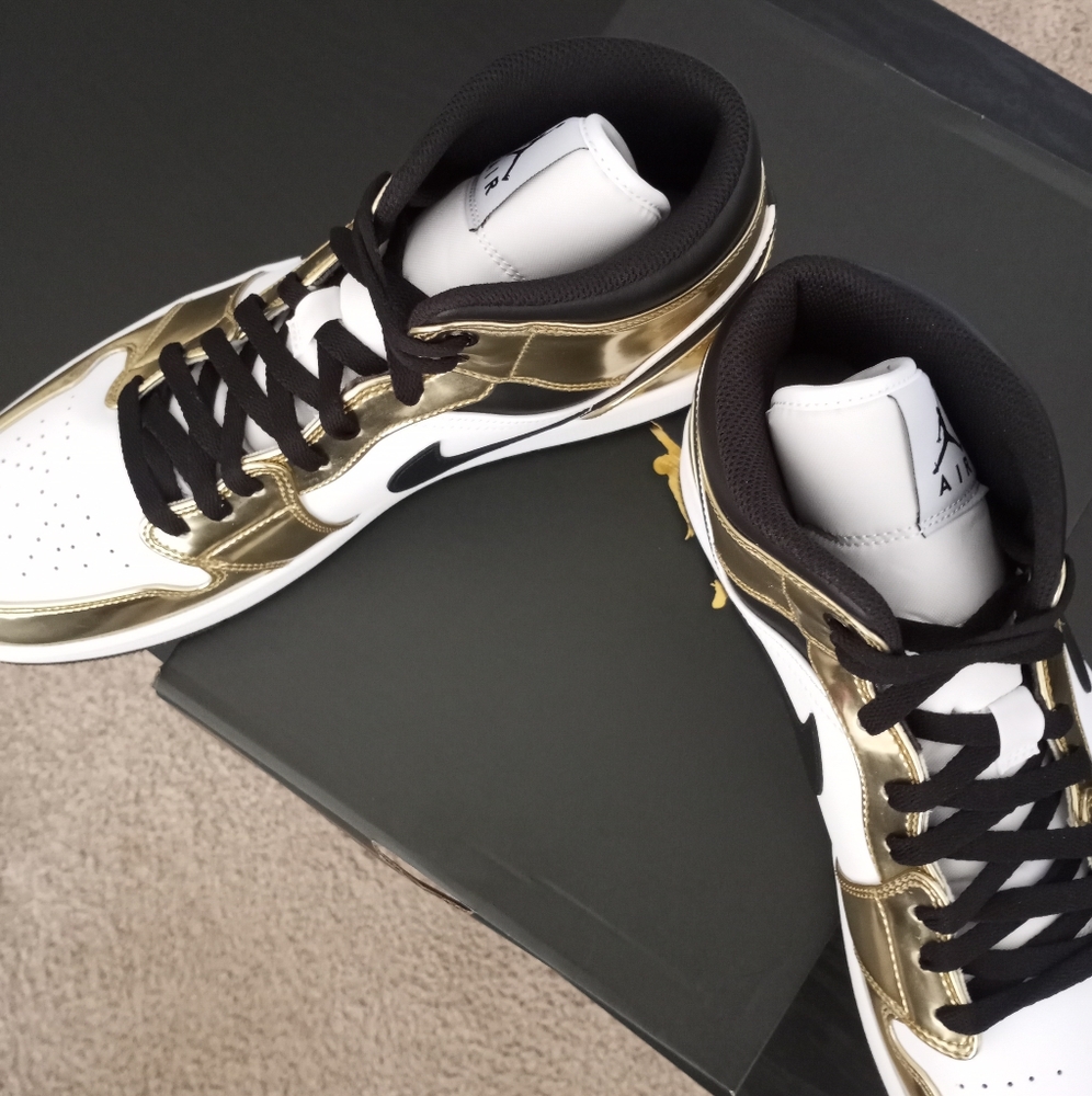 Air Jordan - Picture 3 of 9